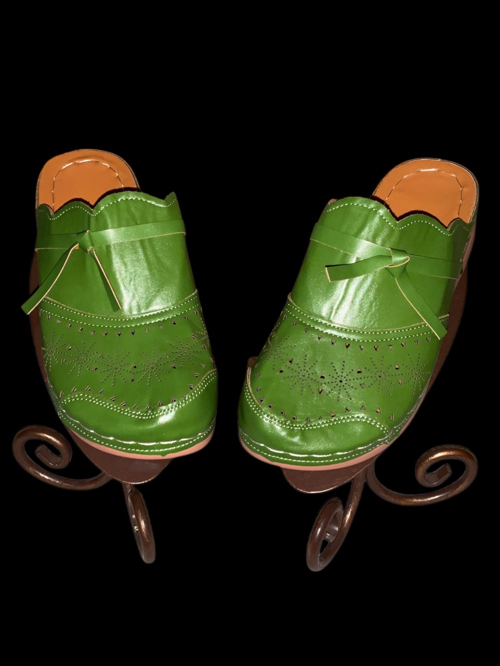 Emerald Green Women's Slip-On Sandals with Bow Accent